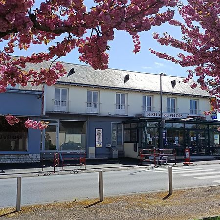 Le Relais Du Velors Hotel Beaumont-en-Veron Exterior photo